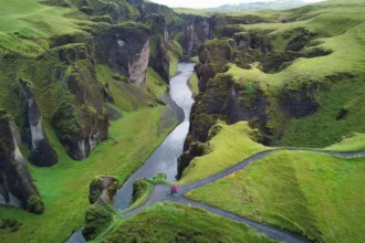 Fjaðrárgljúfur Canyon