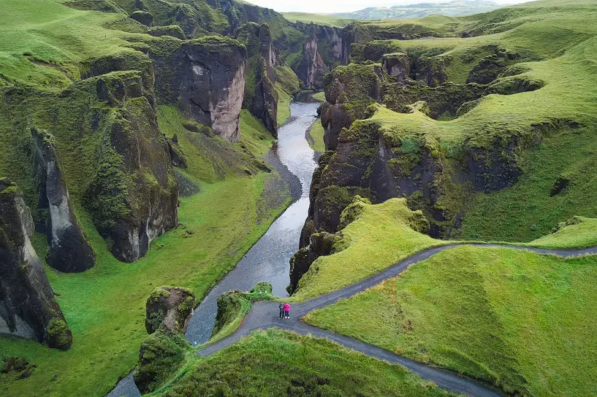 Fjaðrárgljúfur Canyon
