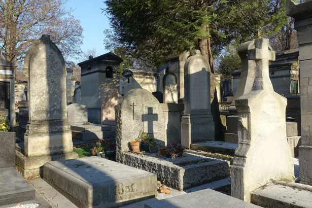 Père Lachaise Cemetery